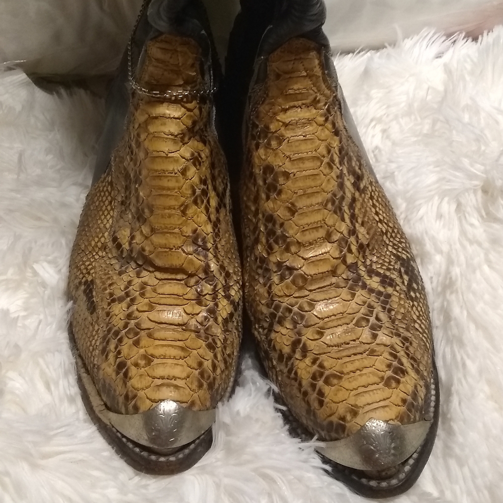 Boots - Picture 2 of 11